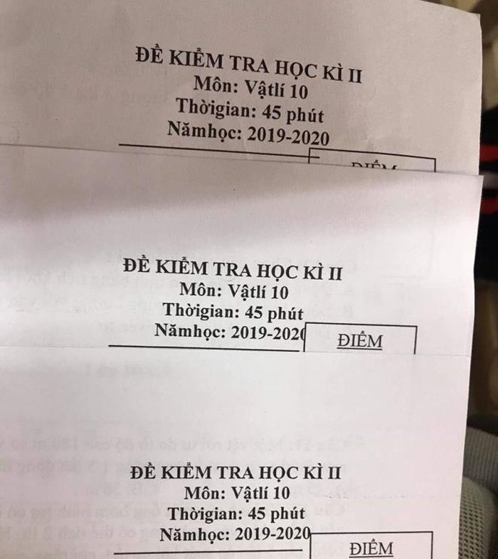 Tìm điểm khác biệt giữa các mã đề. (Ảnh: Chi Hoàng)