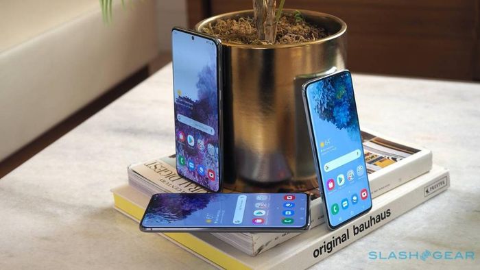  Các nhà sản xuất cần thích nghi với nhu cầu lựa chọn smartphone mới nếu không muốn đánh mất thị phần. Ảnh: Slashgear. 