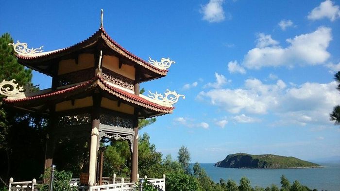 Đến Quảng Bình, không thể không đến Vũng Chùa - Đảo Yến, nơi yên nghỉ của Đại tướng Võ Nguyên Giáp