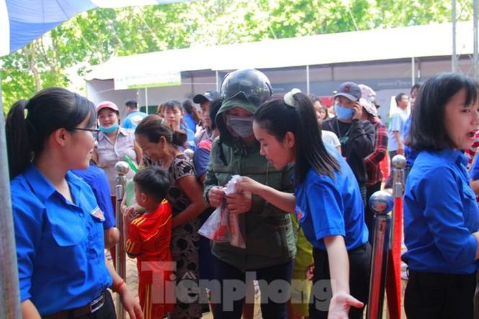 Phiên chợ 0 đồng của đoàn viên thanh niên lan tỏa tình nhân ái