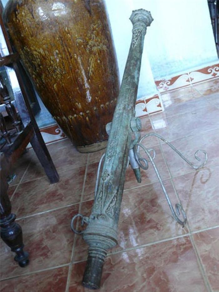 Khẩu súng thần công độc nhất vô nhị của ông T được nghi vấn là báu vật của vua Chàm.