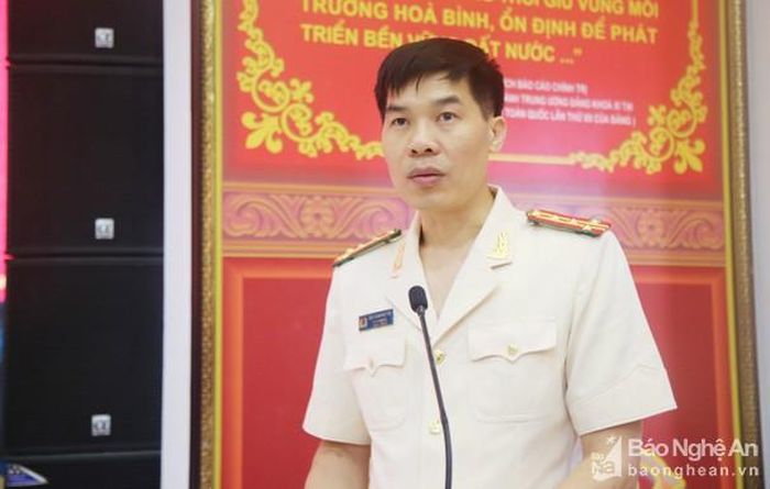 Đại tá Cao Minh Huyền - Phó Giám đốc Công an tỉnh Nghệ An phát biểu nhận nhiệm vụ. Ảnh: Trọng Tuấn