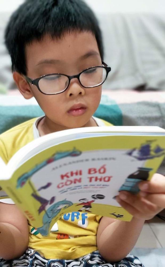 Câu chuyện cuốn sách này là một kỷ niệm đẹp với cha, với sách và bây giờ, là kỷ niệm và những hứa hẹn với đứa con trai bé nhỏ.