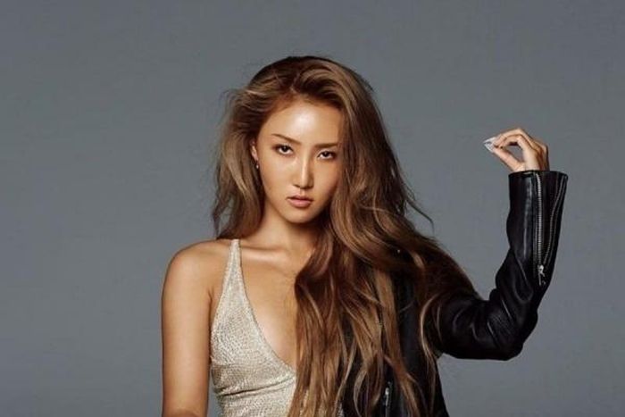 Sau Solar và Moonbyul, Hwasa (MAMAMOO) sẽ ra mắt sản phẩm âm nhạc solo vào cuối tháng 6. Đây cũng là ca khúc mới mà cô nàng phát hành sau hơn 1 năm kể từ Twit.