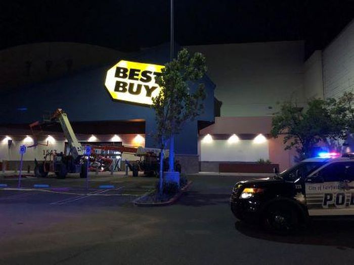 Cảnh sát đã có mặt tại hiện trường ngay sau vụ việc. Ảnh: california.liveuamap
