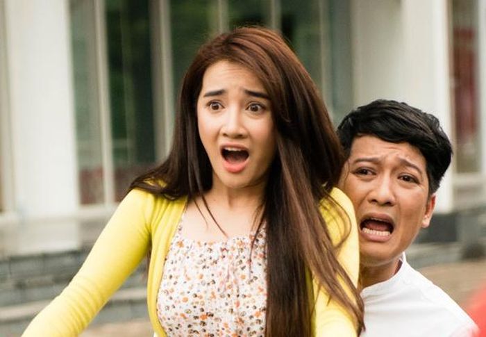  Tên tuổi Nhã Phương gây chú ý với truyền thông hơn sau khi hẹn hò Trường Giang. Cả hai phim giả tình thật từ khi hợp tác chung phim 49 ngày. 