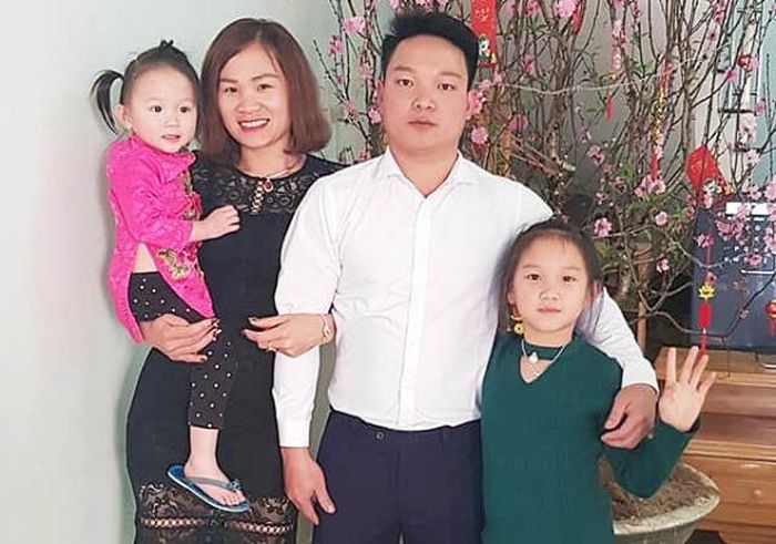 Vợ chồng anh Nguyễn Kiết Thiết đầm ấm đón Tết Nguyên đán vừa qua trong căn nhà khang trang được xây dựng từ sức lao động chân chính trong nhiều năm.