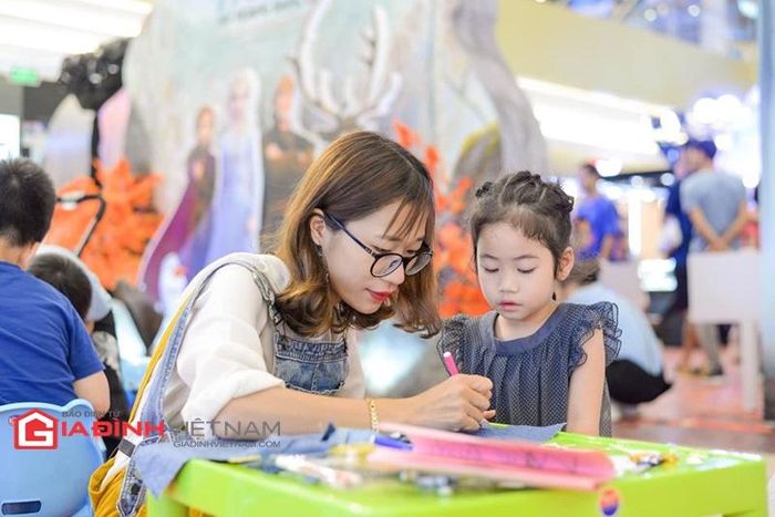 Qua công việc hàng ngày Hải Yến đang truyền đi thông điệp hãy hạn chế việc rác thải để bảo vệ môi trường sống