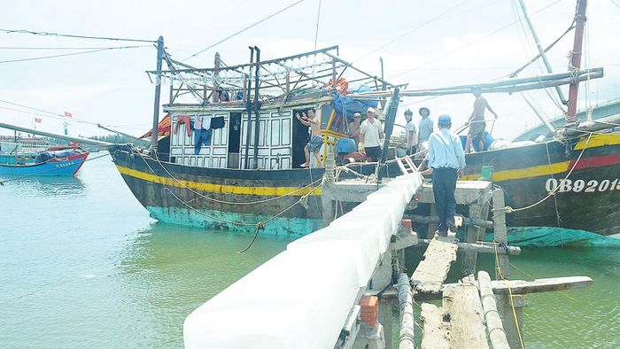 Chuẩn bị hầm lạnh cho chuyến vươn khơi