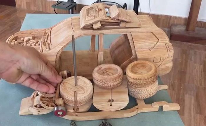  Thậm chí, nhiều chi tiết nhỏ và phức tạp như bánh xe, vô lăng, hệ thống treo cũng được tạo ra. Tất cả đều trông giống như thật. 