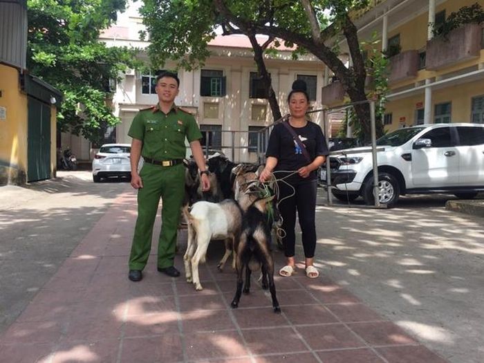 Công an thị xã Quảng Yên trao trả tài sản cho chủ sở hữu