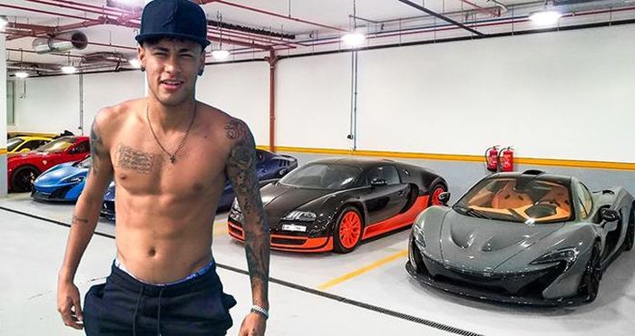 Neymar bị mạo danh ở Brazil để nhận tiền trợ cấp