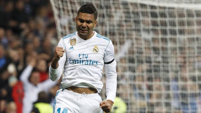 Casemiro được xem là động cơ vĩnh cửu của Real. Vai trò của ngôi sao Brazil vẫn khó thay thế ở Bernabeu. Dưới thời HLV Zinedine Zidane, tiền vệ 28 tuổi thi đấu rất tốt, luôn duy trì đỉnh cao phong độ cũng như góp công lớn trong thành tích "Los Blancos" ở Champions League. Anh góp một phần công sức đem về 13 danh hiệu trên mọi đấu trường cho Real.