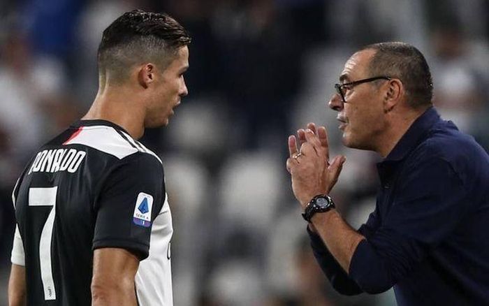 HLV Sarri thừa nhận, để bố trí cả Ronaldo và Dybala trên sân là điều khó khăn
