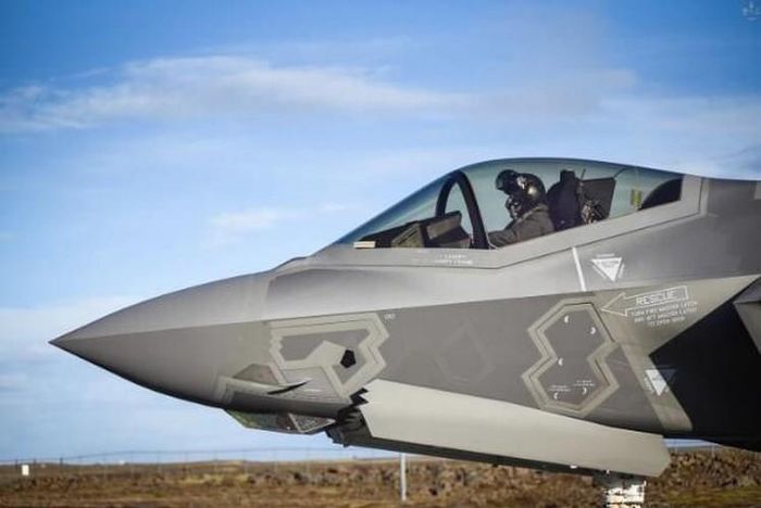  F-35 tham chiến lần đầu vào tháng 5-2018, khi Thiếu tướng Amikam Norkin tuyên bố Không quân Israel là lực lượng đầu tiên trên thế giới sử dụng F-35 trong chiến đấu thực tế. 