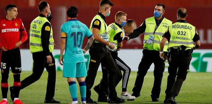  Với những quy định nghiêm ngặt sau khi trở lại vì dịch bệnh, ban tổ chức La Liga cho biết chỉ có tổng cộng 209 người có phận sự được vào sân vận động trong trận đấu giữa Mallorca và Barca vừa qua. 