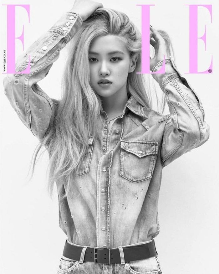 Trang phục Rosé diện để chụp họa báo đến từ thương hiệu xa xỉ Saint Laurent. Đây là nhà mốt có mối quan hệ thân thiết với nữ thần tượng Hàn. Không chỉ diện quần áo lên tạp chí, cô nàng thường có mặt tại những show diễn lớn với vai trò khách VIP ngồi hàng ghế đầu danh giá, được nhãn hàng tặng cho đồ sản xuất riêng. 