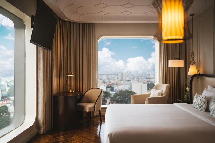  Hotel des Arts Saigon Mgallery có mức giá khá ổn so với các khách sạn 5 sao khác. 