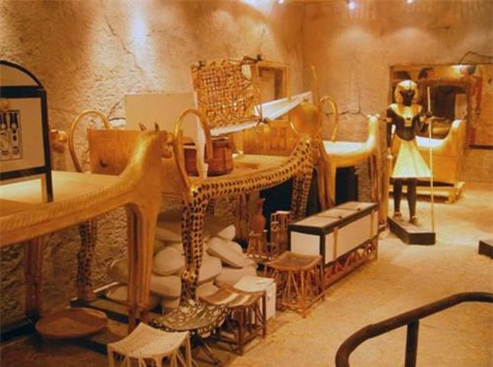 Kho báu trong hầm mộ của Tutankhamen