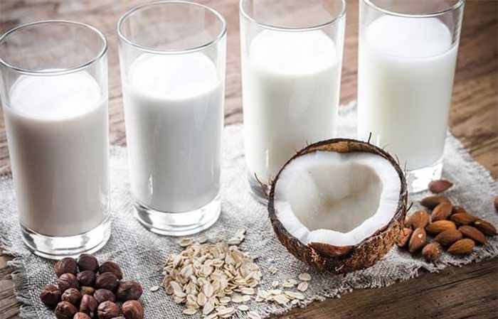  Ngăn ngừa mụn bằng các loại "sữa hạt". Sữa gạo, sữa đậu nành, sữa quả hạch, sữa dừa, sữa hạt mắc-ca có công dụng ngừa mụn mà có thể bạn không biết. 