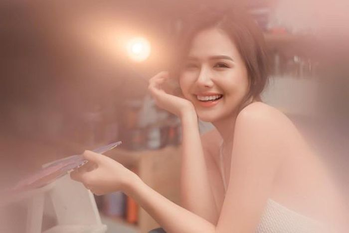 Nhan sắc nữ tính của Phương Anh