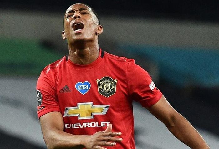 Martial bỏ lỡ khá nhiều cơ hội trong hiệp 2. Ảnh: Reuters.