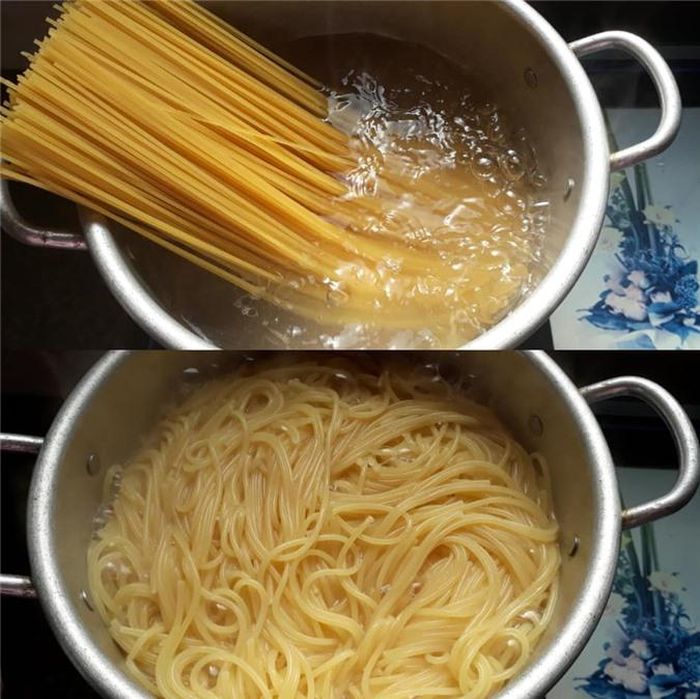 Lưu ý khi luộc mỳ nên cho vào từ từ để các cọng mỳ không bị gãy. Ảnh: Diệu Hằng