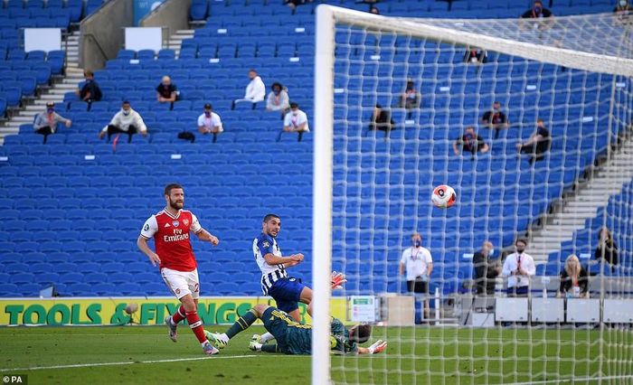  Maupay ấn định chiến thắng cho Brighton ở phút bù giờ cuối cùng. Ảnh: PA