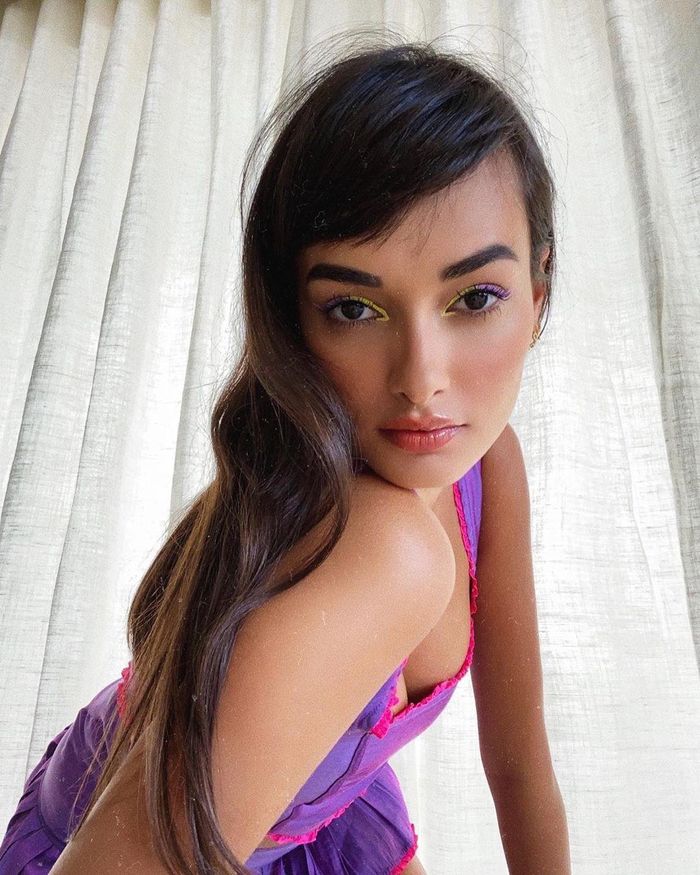 Sở hữu combo "mặt xinh dáng chuẩn", Gizele Oliveira hiện là gương mặt đình đám của làng mẫu Brazil.