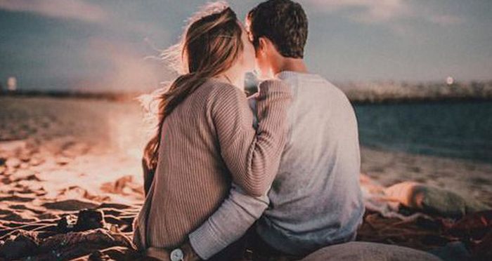 Đừng bao giờ nhân danh tình yêu để rồi bóp chết một tình yêu.