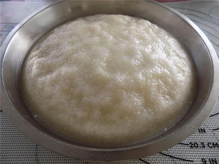 Bánh bò cốt dừa được rất nhiều người yêu thích bởi thơm ngon, dễ ăn