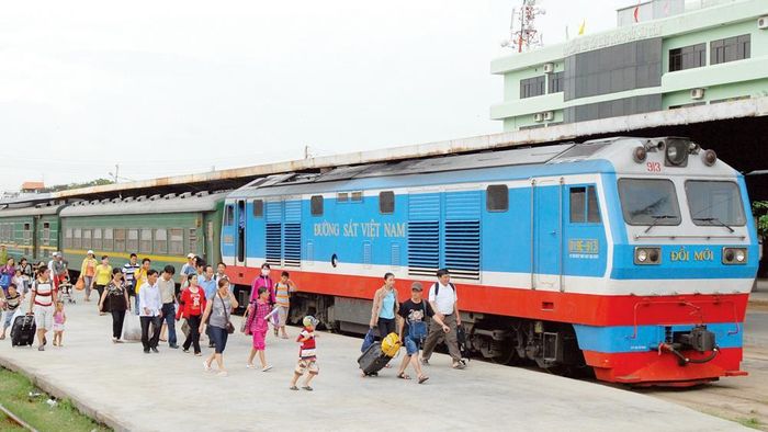 Việc đầu tư cho đường sắt, gần như chưa bao giờ được ưu tiên so với các loại hình vận tải khác
