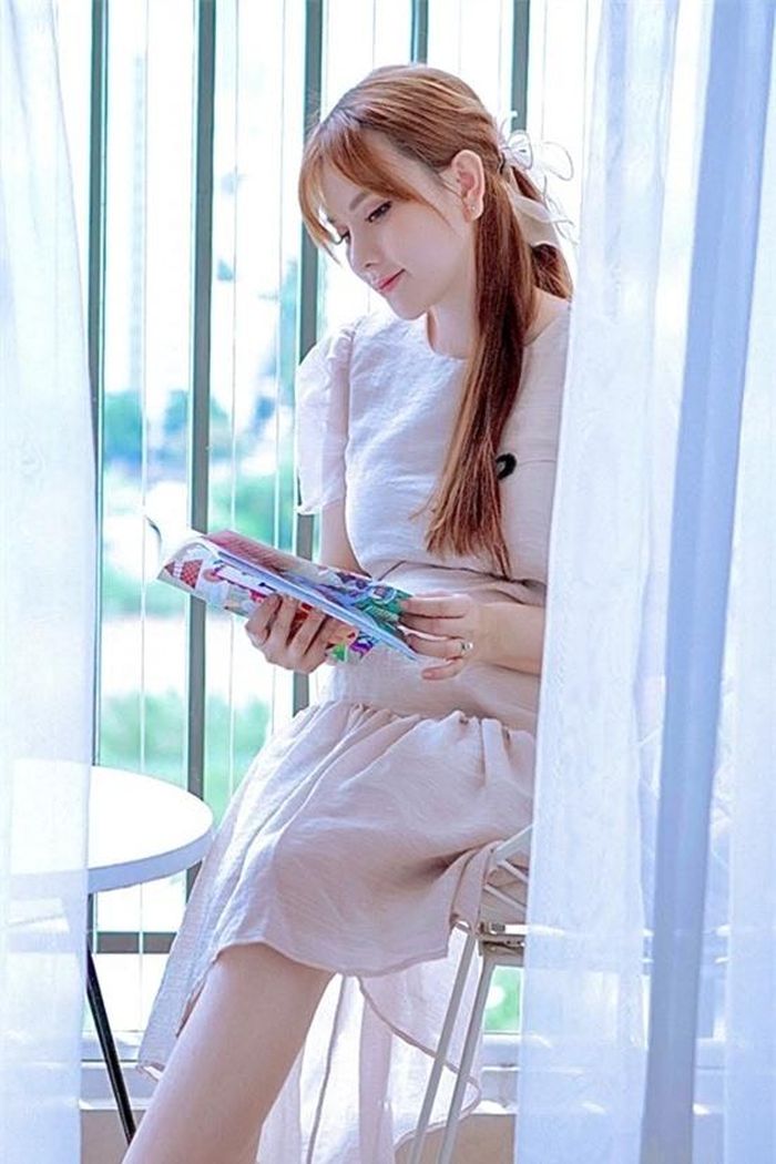Thu Thủy kết hôn với ông xã Kin Nguyễn vào giữa năm 2019. Cô đang mang thai một bé gái ở tháng thứ sáu vàdự sinh vào tháng 9.