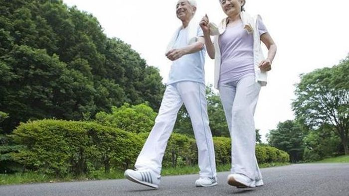 Việc tập thể dục thường xuyên giúp người cao tuổi chăm sóc và nuôi dưỡng hệ thống cơ-xương-khớp