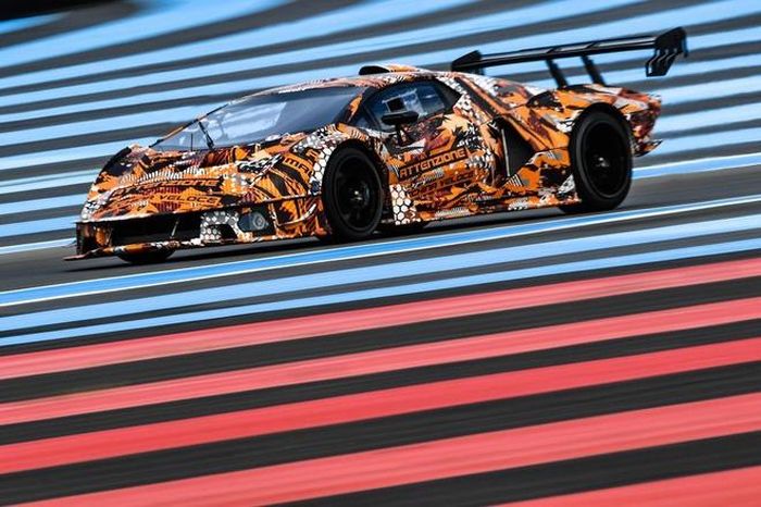  Toàn bộ quy trình sản xuất của Lamborghini SCV12 sẽ chỉ diễn ra bên trong nhà máy tại Sant’Agata Bolognese với số lượng sản xuất giới hạn chưa được công bố. 