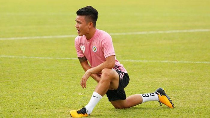 Quang Hải đang gặp nhiều điều không may ở mùa bóng 2020. Ảnh: HNFC