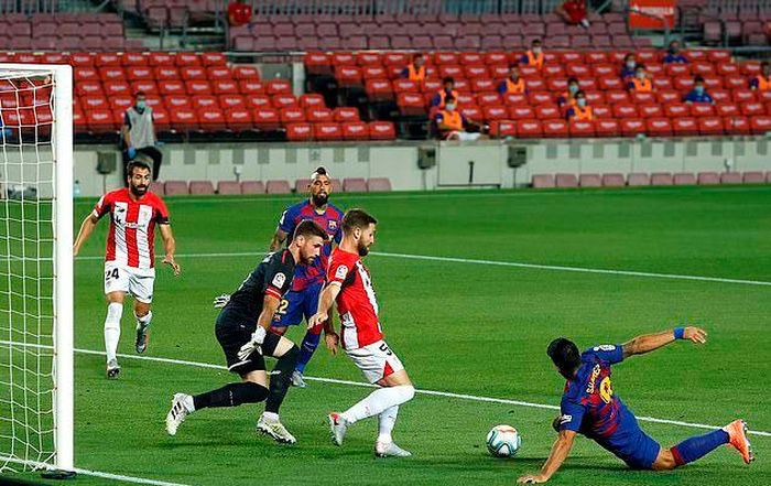 Suarez vẫn chưa thể tìm lại cảm giác ghi bàn của mình sau thời gian nghỉ dưỡng thương. Ảnh: DM