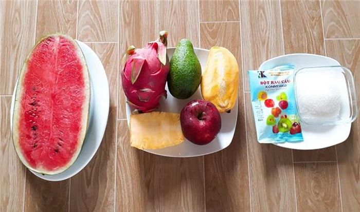 Người dùng có thể lựa chọn những loại trái cây theo sở thích để làm thạch. Ảnh: Diệu Hằng