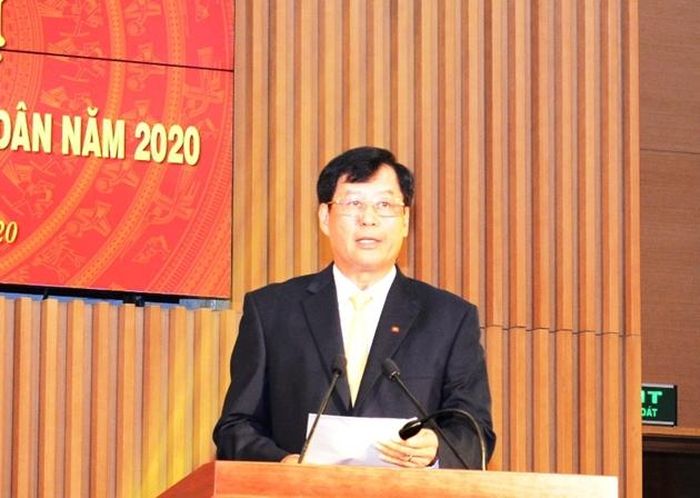  Đồng chí Trần Công Phàn, Phó Viện trưởng VKSND tối cao, Trưởng Ban vì sự tiến bộ phụ nữ ngành KSND trình bày báo cáo tại hội nghị.