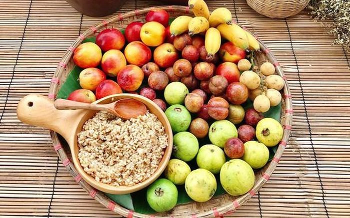 Mâm hoa quả trong ngày Tết Đoan Ngọ