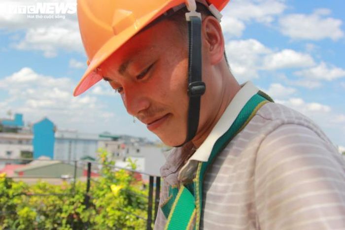 Hôm nay, nắng nóng gay gắt tiếp diễn ở các tỉnh Bắc và Trung Bộ với nhiệt độ có nơi trên 40 độ C.