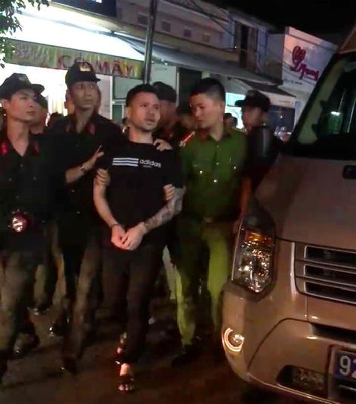Siêu trộm được di lý về Công an tỉnh Quảng Nam để điều tra.