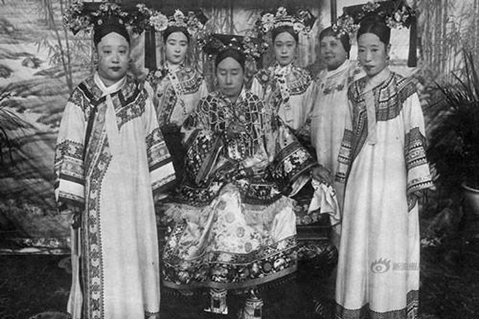 Từ Hy Thái Hậu.