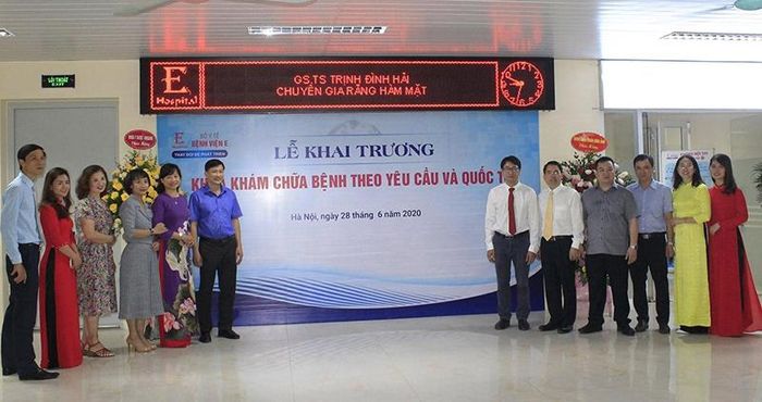  Lễ khai trương khoa Khám bệnh theo yêu cầu và quốc tế.