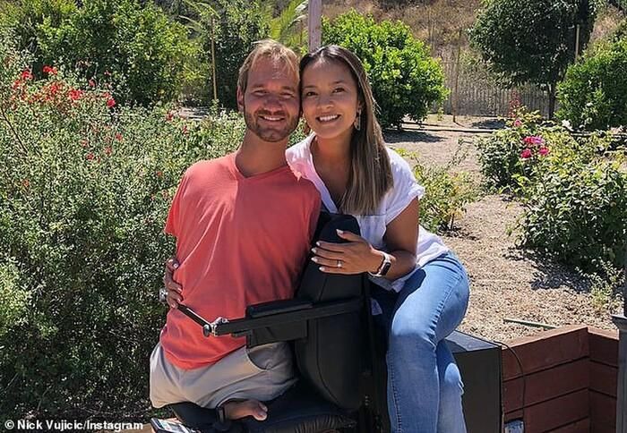 Nicholas James Vujicic, diễn giả nổi tiếng, cũng mắc hội chứng Tetra-Amelia.