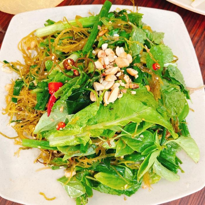 Ẩm thực phong phú nơi đây khiến bất cứ ai lần đầu thưởng thức đều say mê. Ảnh: Vương Kiều My, Kim Hạnh.