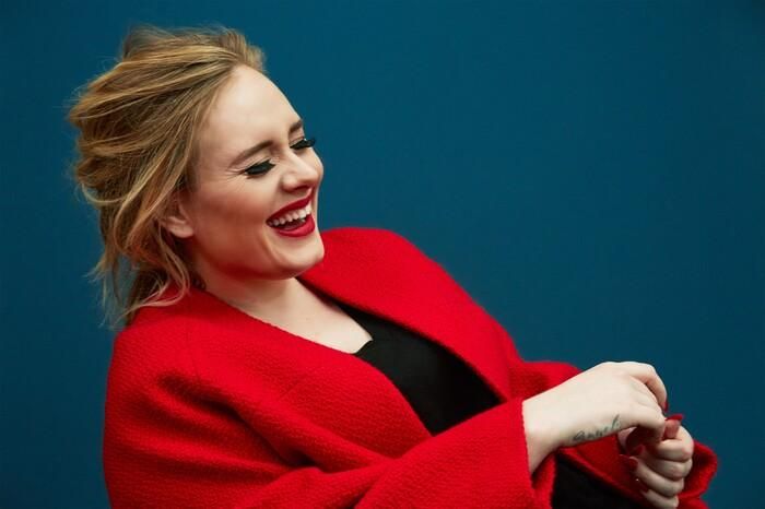Màn đối đáp giữa Adele và bạn fan may mắn đã trở thành chủ đề được bàn tán nhiều nhất ngày hôm nay.