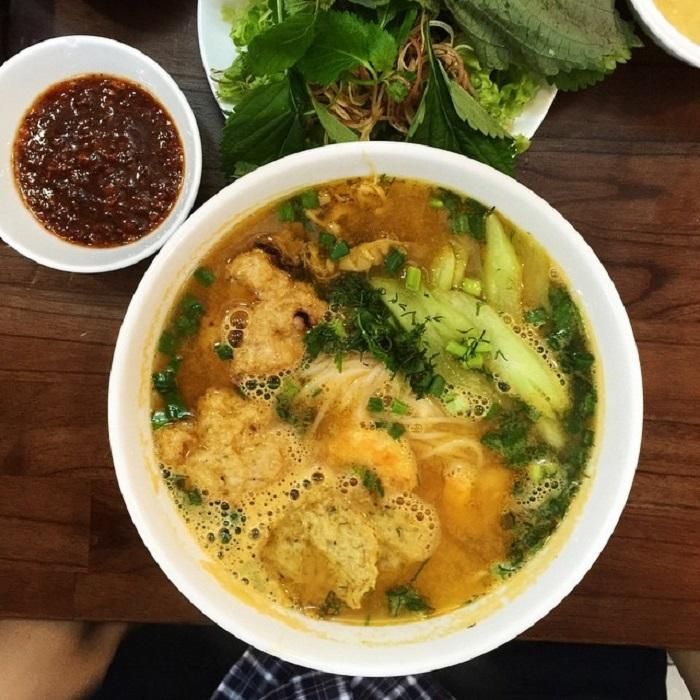 Món bún chả mực thơm ngon