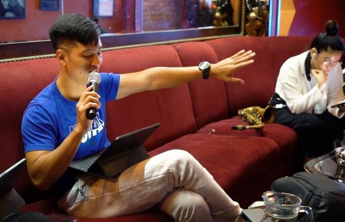 Ca sĩ Đức Tuấn