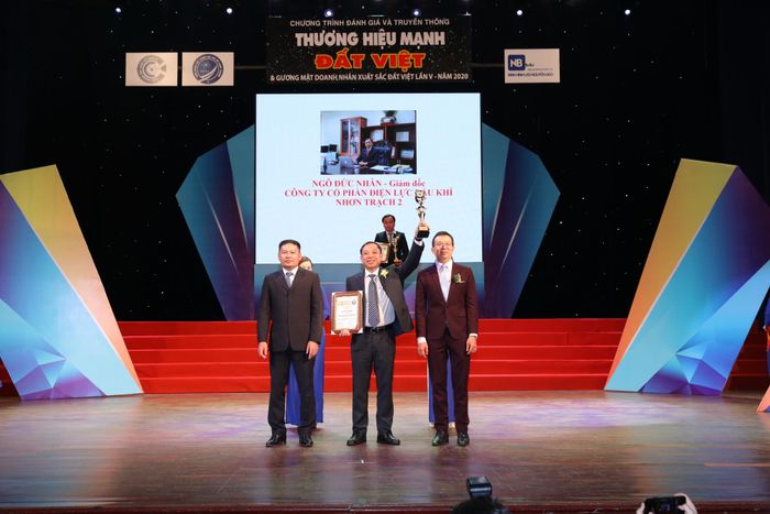 Ông Ngô Đức Nhân – Giám đốc NT2 được vinh danh Doanh nhân xuất sắc Đất Việt năm 2020